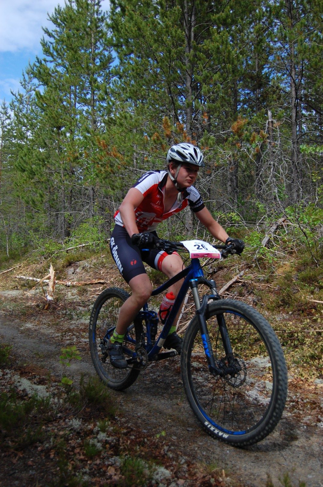 MTB träning utan ungdomsledare i grupp start vid "Örnen"