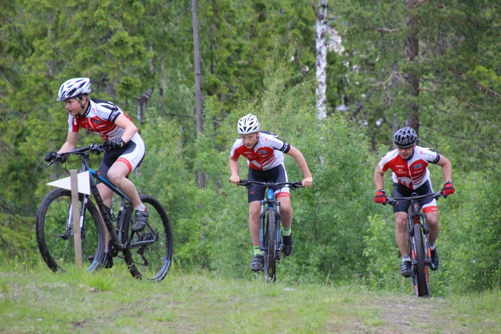 MTB-gruppträningar med ledare PREMIÄR Genesmon